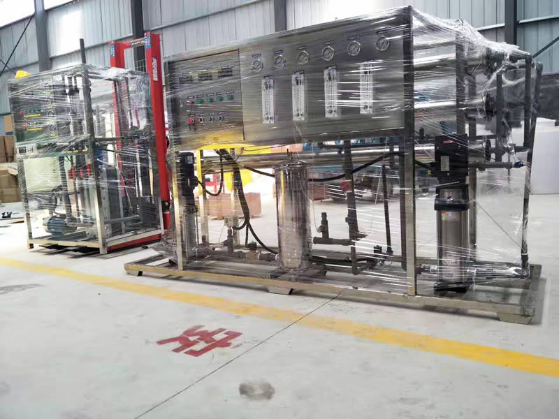 1車(chē)用尿素設(shè)備雙級(jí)反滲透設(shè)備+EDI高純水設(shè)備2.jpg